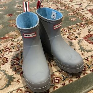 Hunter rain boots - gray women’s 8